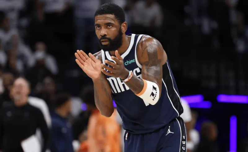 欧文:昨晚睡觉时和今天早上训练时我都充满自信