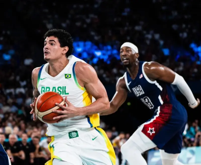 心情不好!桑托斯全场9投3中 三分球5投1中 得到7分5篮板2助攻